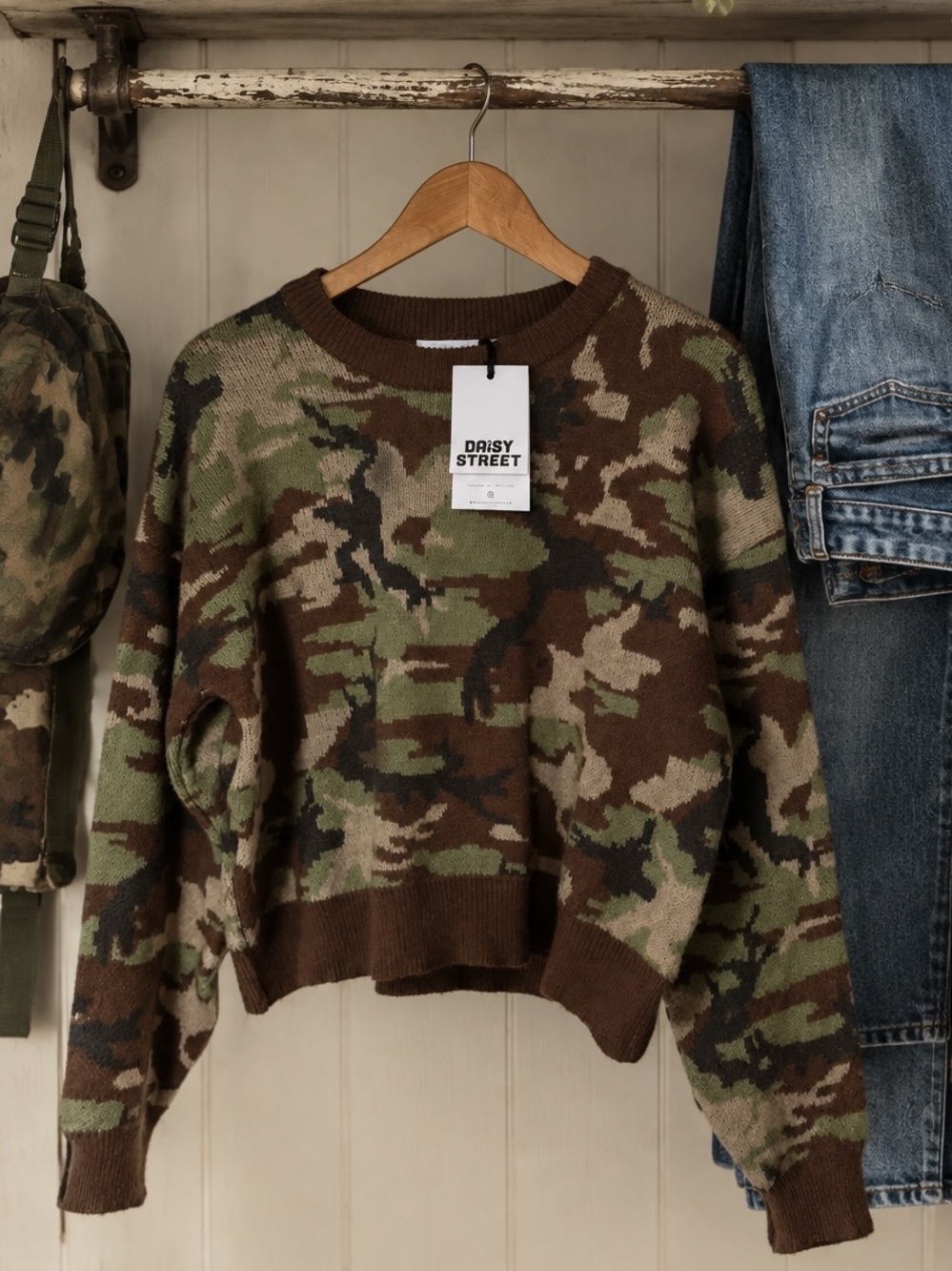 Daisy Street Camo Print Crewneck Sweater - Brown Green- Size Medium- NWT